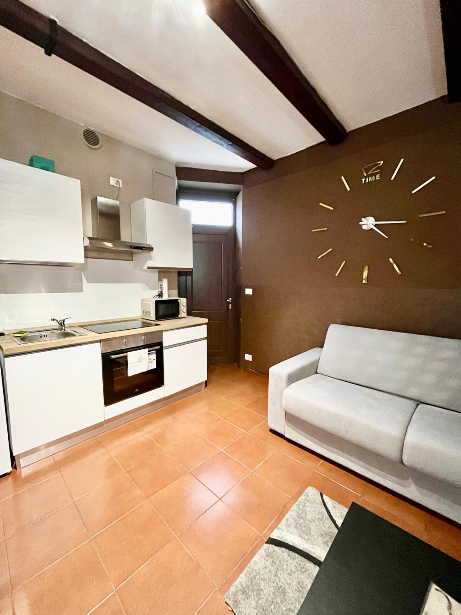 Appartamento Homemade A Due Passi Da Centro Biella Exterior foto